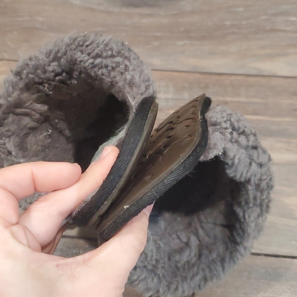 UGG Women Insulated lined Sheepskin fur slippers flat flip flip sz 7 - Picture 8 of 11
